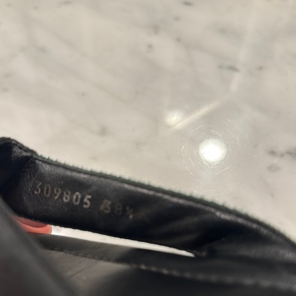 Authentic Vintage Gucci Black Sandals with Red and Green Straps - Picture 8 of 8